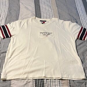 Tommy Hilfiger Men's Off-White Tee with Red and Black Stripes XL